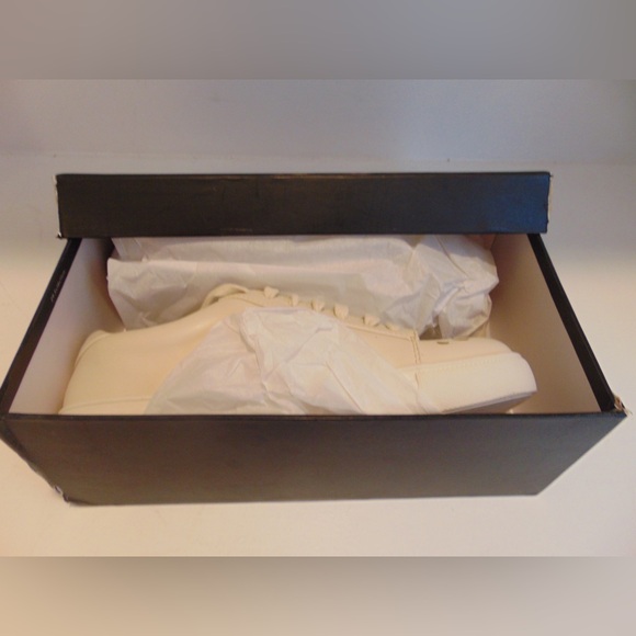 NWT Nanette Lepore - Wesley Fun Floral Sneakers Size 8.5. - Picture 3 of 8